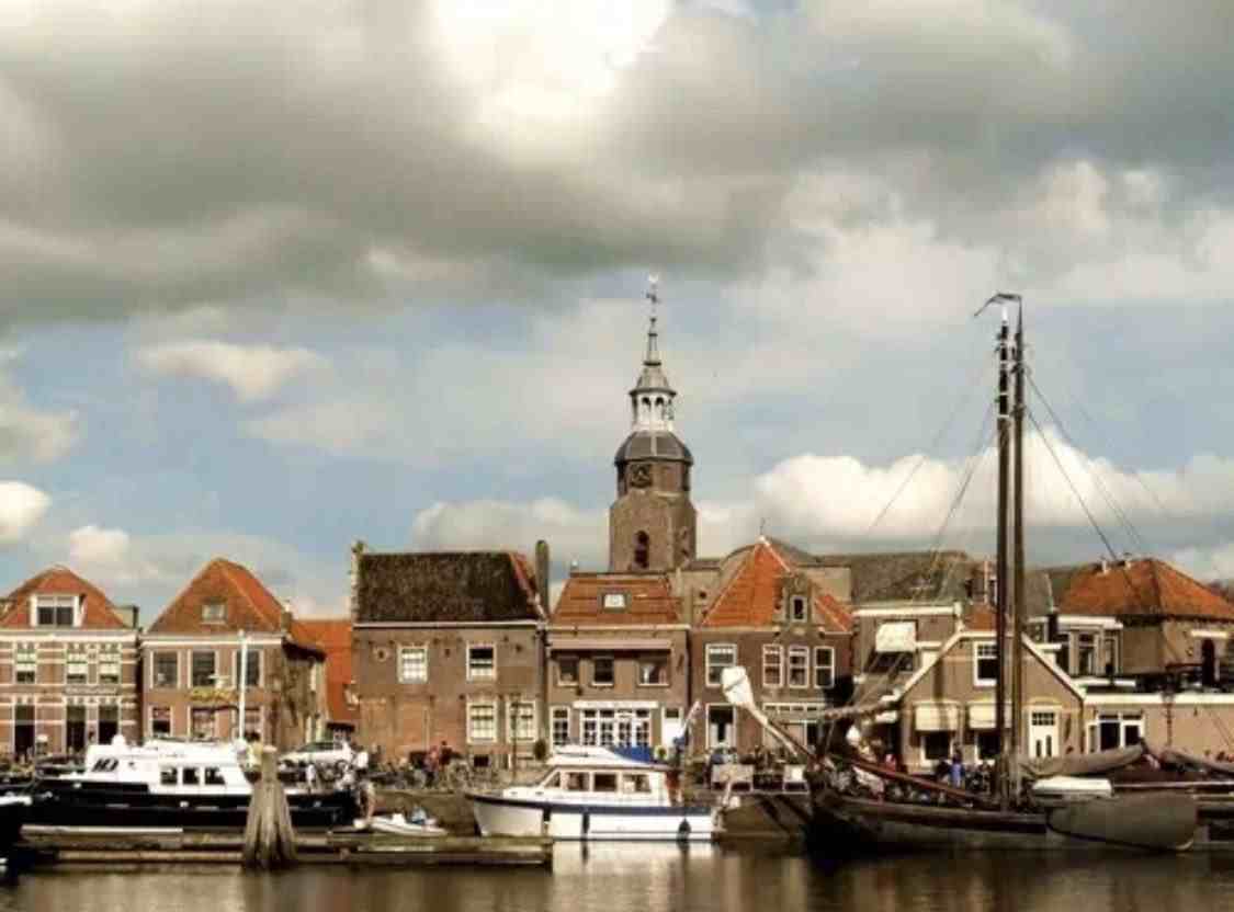 到此一游｜这座海上建成的小镇，讲述着荷兰水上历史