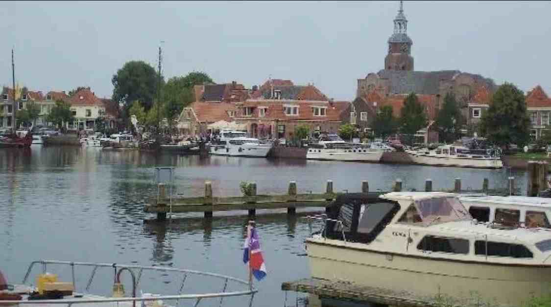 到此一游｜这座海上建成的小镇，讲述着荷兰水上历史