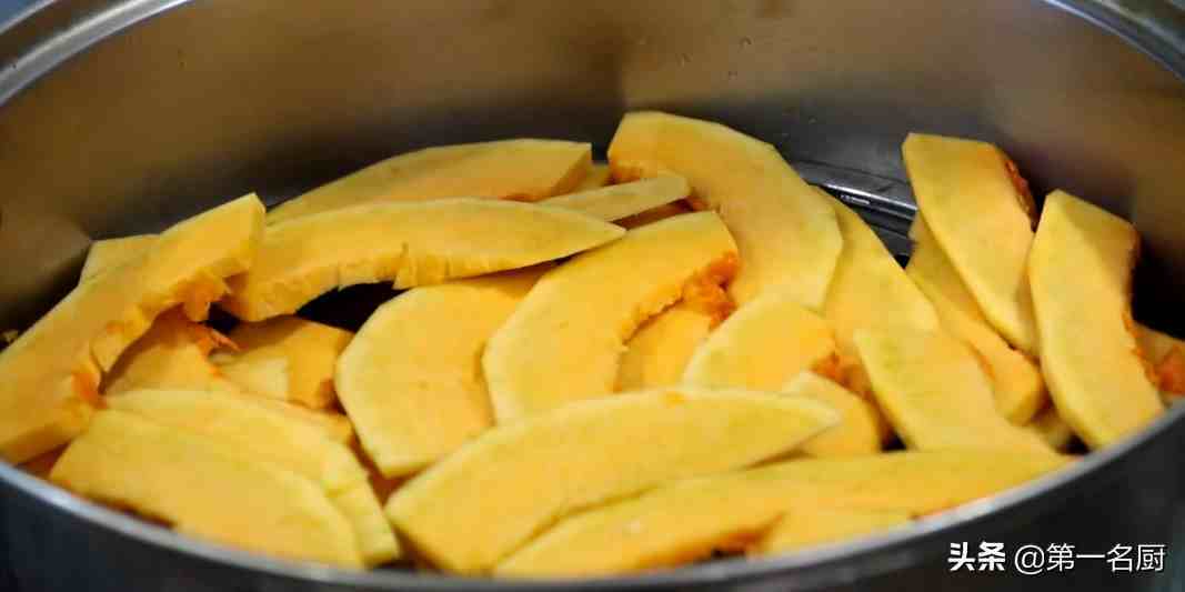 南瓜饼最简单的做法，不用一滴水一滴油，软糯香甜，易消化好吸收