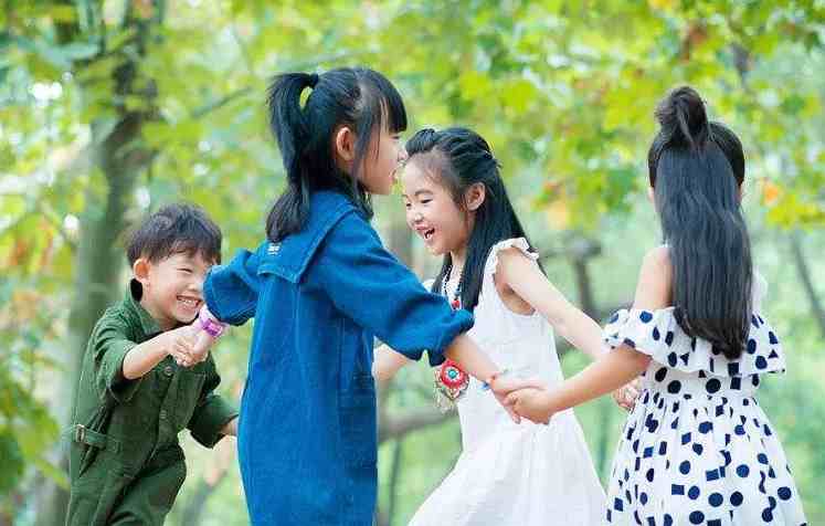 孩子社交能力强的重要性有哪些？六个方法，让孩子成为交友小达人