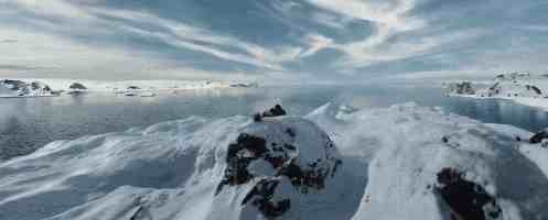 《南极之恋》一部首次在寒冰大陆拍摄的精心之作