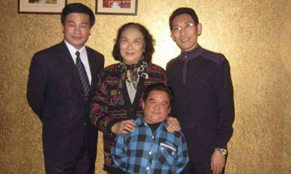 身高1米28的陈三木，是中国最矮的明星，却娶了4任美貌妻子