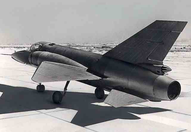 HA-300尼罗河之鹰，梅塞施米特的三角翼战斗机之梦
