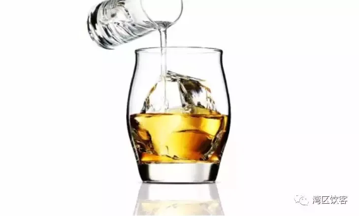 酒客和调酒师都常用的，威士忌的8种的喝法