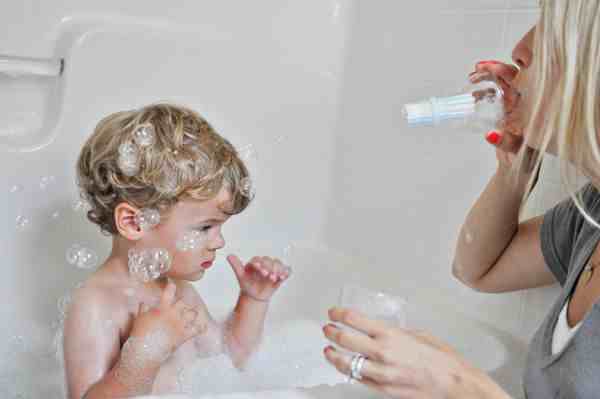 吹泡泡水怎么做|儿童吹泡泡水简单配方吹泡泡水的做法