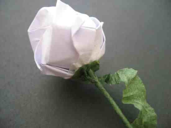 纸玫瑰花的折法，真漂亮！女孩们儿一定要学会哟