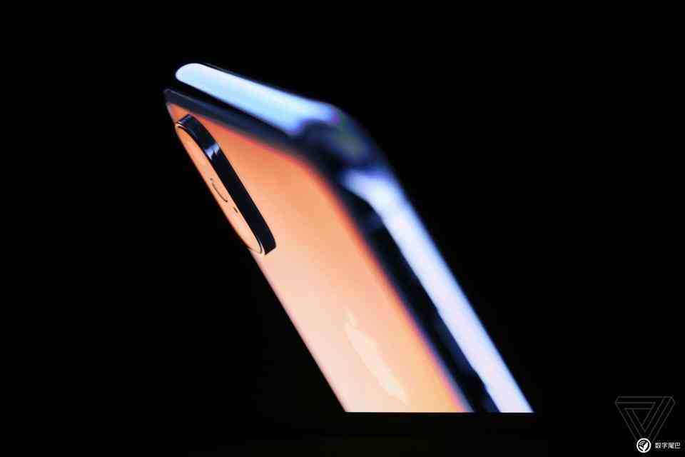 苹果 iPhone X 正式登场：5.8 英寸全面屏 + Face ID 面部识别