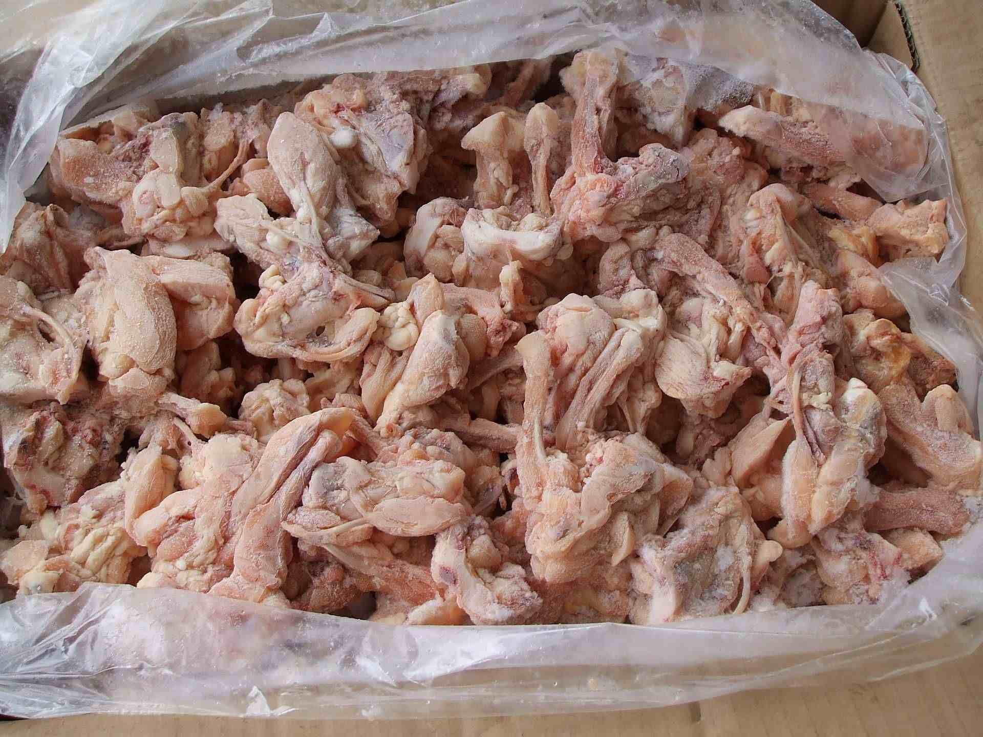 遍布大街小巷的“炸鸡叉骨”，15元一斤再送半斤，到底是啥肉？