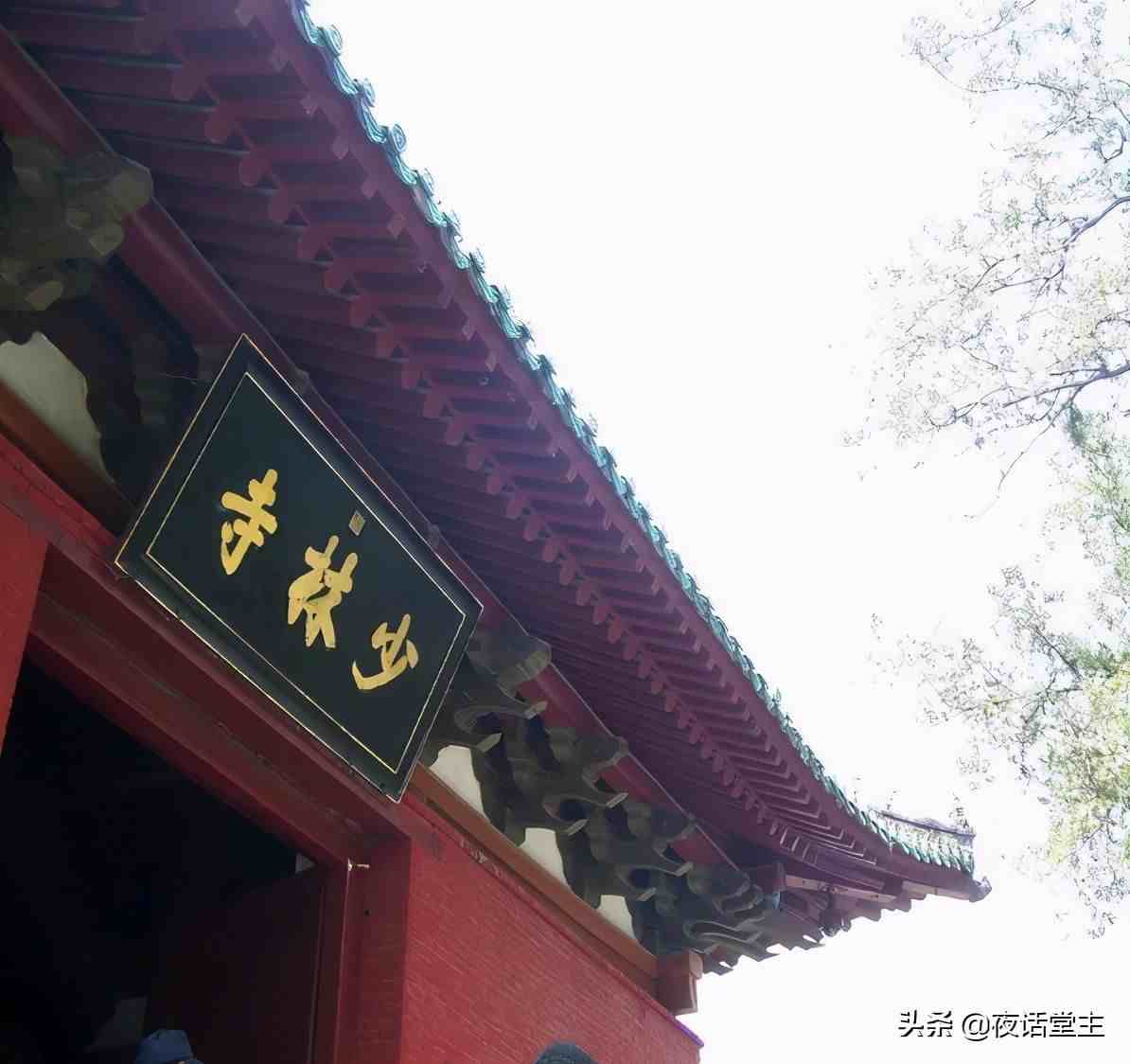 故事：禅宗初祖达摩神通广大，千里迢迢来到中国只为寻找一人