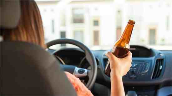 一瓶啤酒多久能开车|酒后多久能开车？