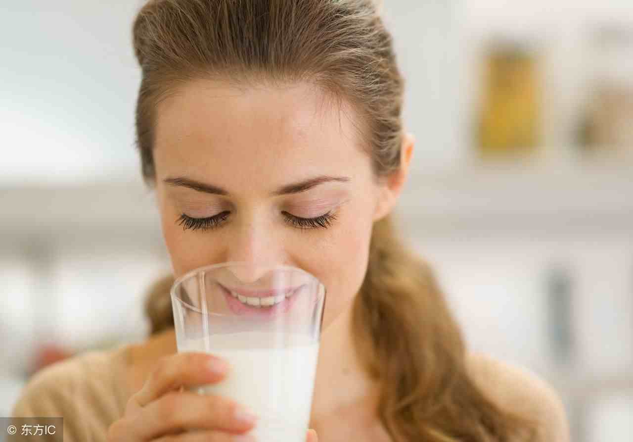 每天喝纯牛奶会变白吗？每天喝牛奶有什么好处？