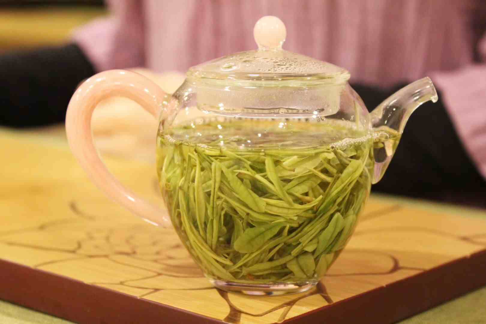 你知道西湖龙井茶怎么泡好喝吗？一般可以泡多少次呢？