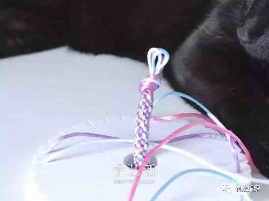 怎么编织彩色手链图解，四根绳编手链的方法