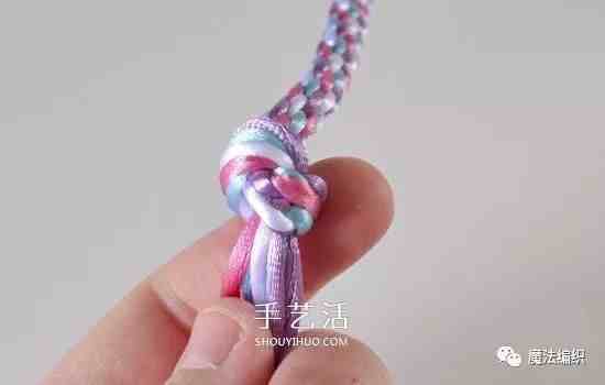 怎么编织彩色手链图解，四根绳编手链的方法