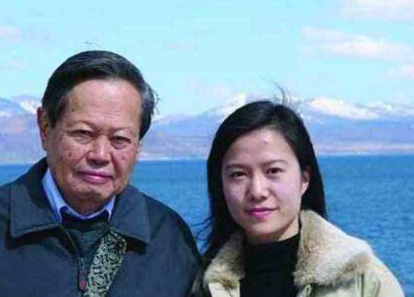 杨振宁与翁帆结婚16年，却无一儿女，为何没有儿女呢？