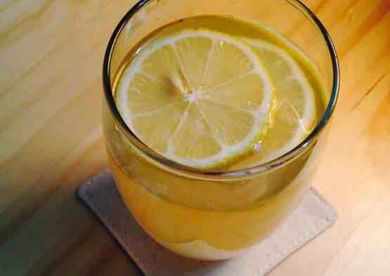 每天坚持喝一杯柠檬水，对身体有什么作用呢？应该怎么喝呢？