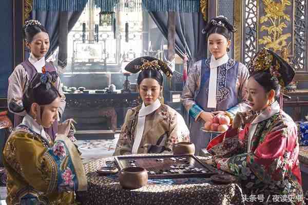 清朝故宫中，皇帝的三千佳丽都住在哪里？