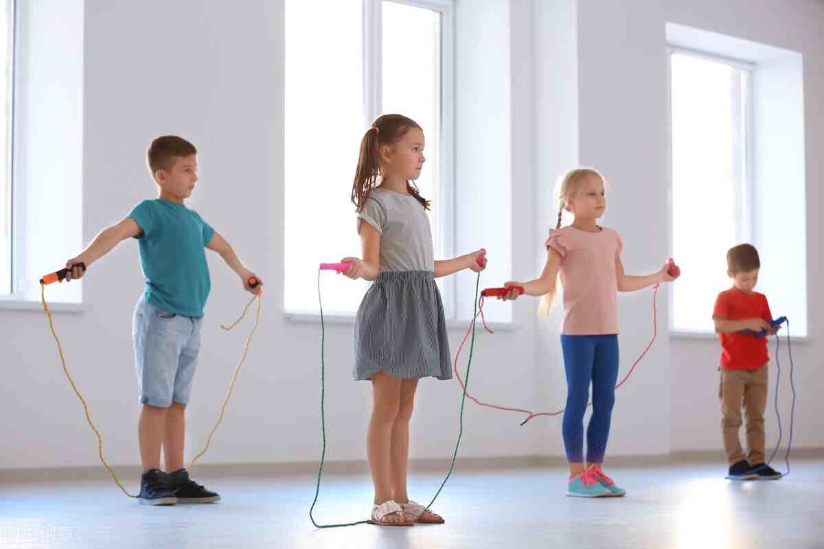 多吊单杠真的可以帮助孩子长高吗？