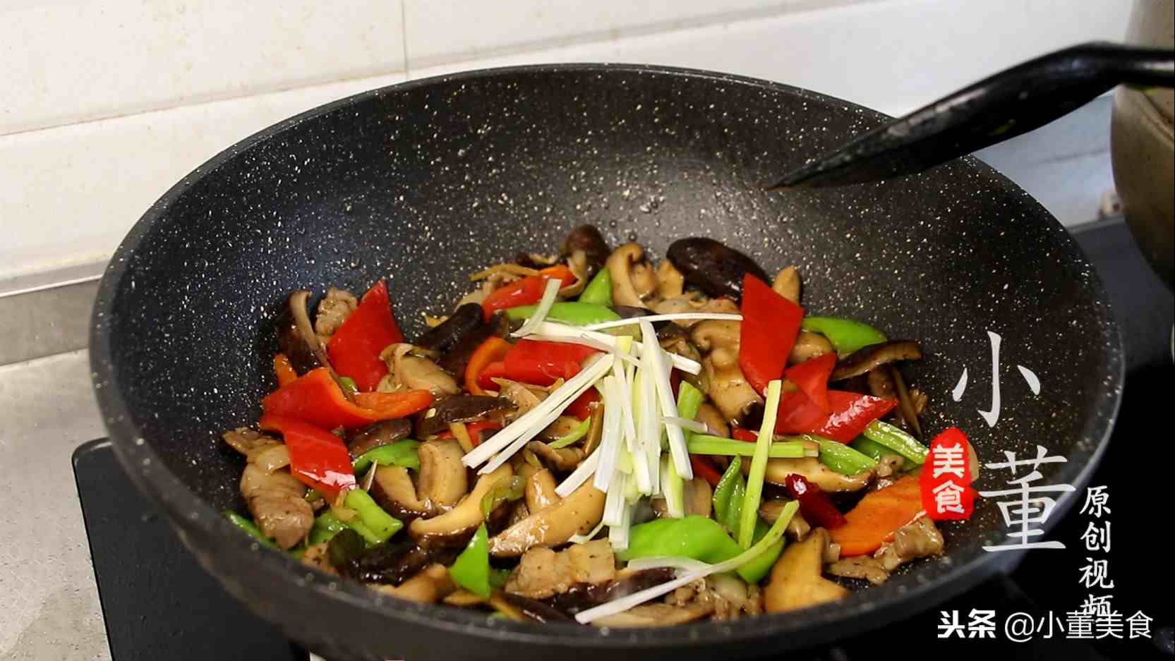香菇肉片怎么做才好吃，3分钟教你香菇炒肉的家常做法，越吃越香