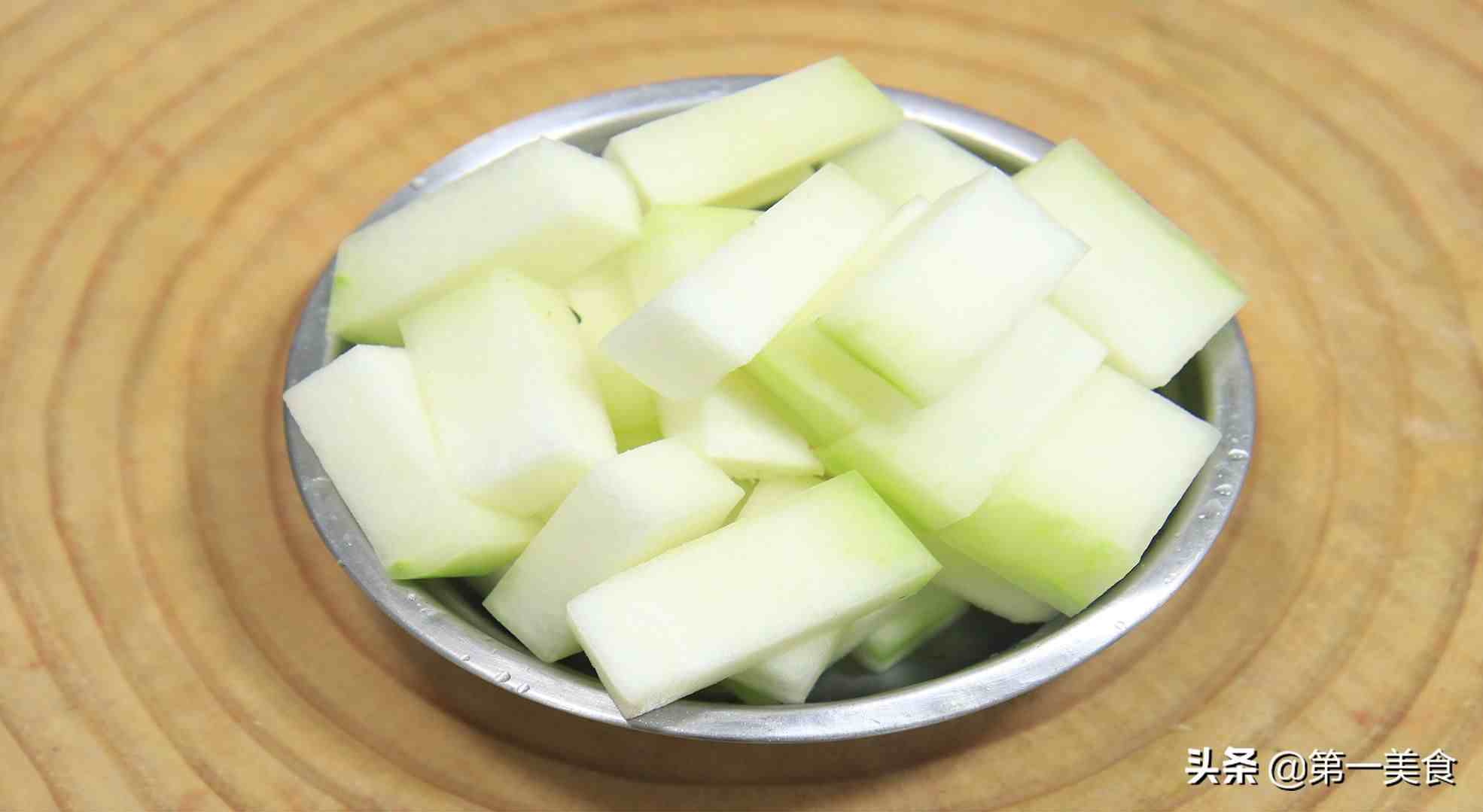 冬瓜炖排骨的做法|分享家常冬瓜排骨汤做法