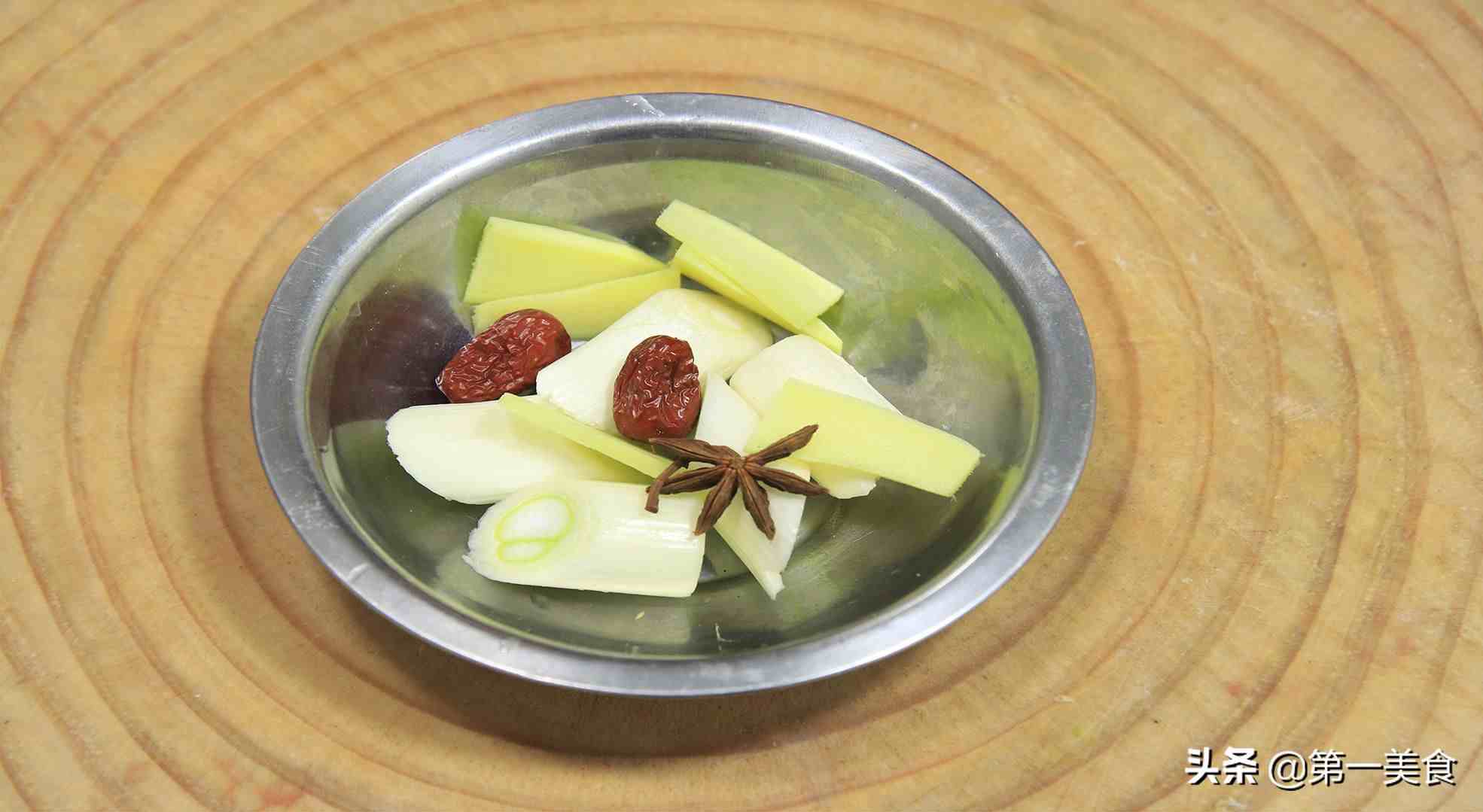 冬瓜炖排骨的做法|分享家常冬瓜排骨汤做法