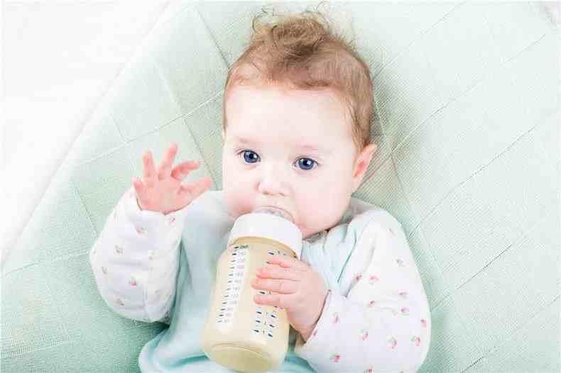 新生儿总是吐奶|为什么宝宝会频繁吐奶？