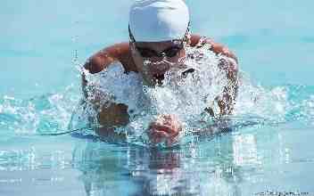 游泳健身的好处和注意事项|经常游泳的人对身体有什么益处？