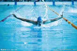 游泳健身的好处和注意事项|经常游泳的人对身体有什么益处？