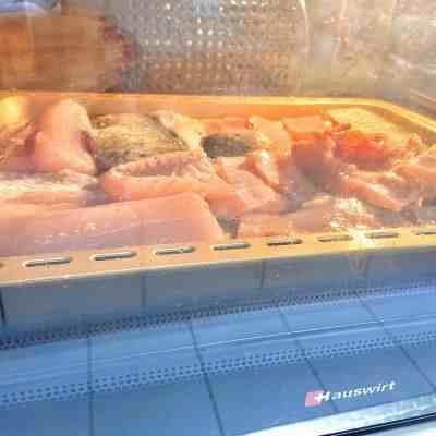 烤箱版的家庭香辣烤鱼最过瘾的吃法，做一次都不够吃