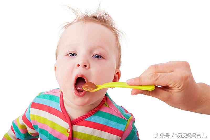 五个月的宝宝辅食|5个月宝宝的喂养方法