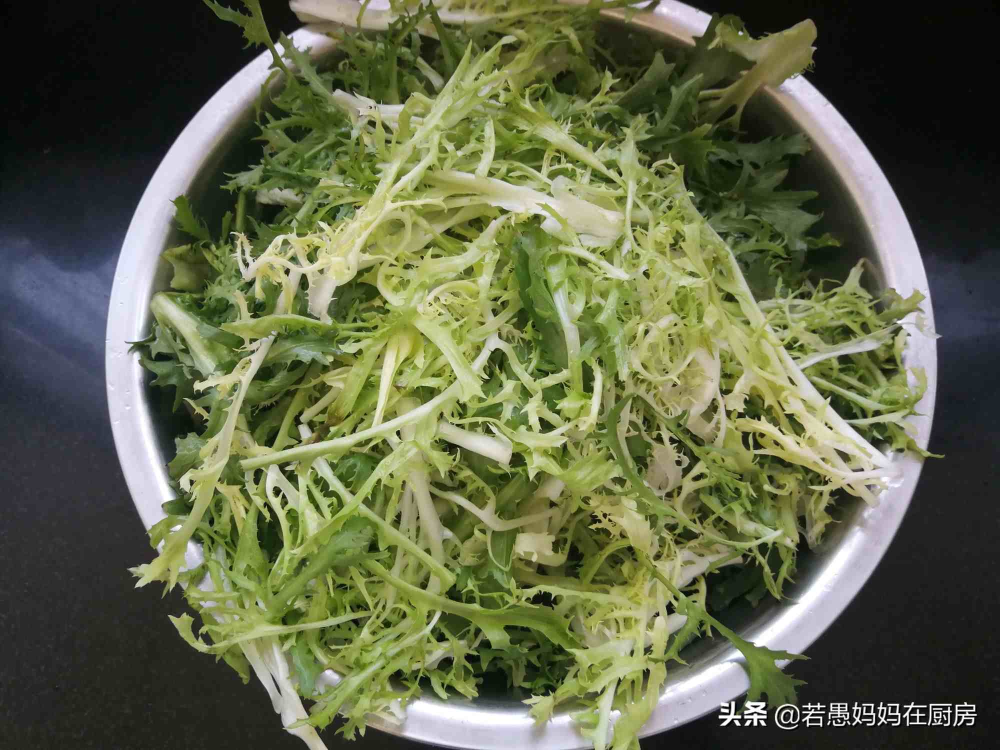 苦菊的做法|苦菊别再凉拌，教你饭店最火的做法