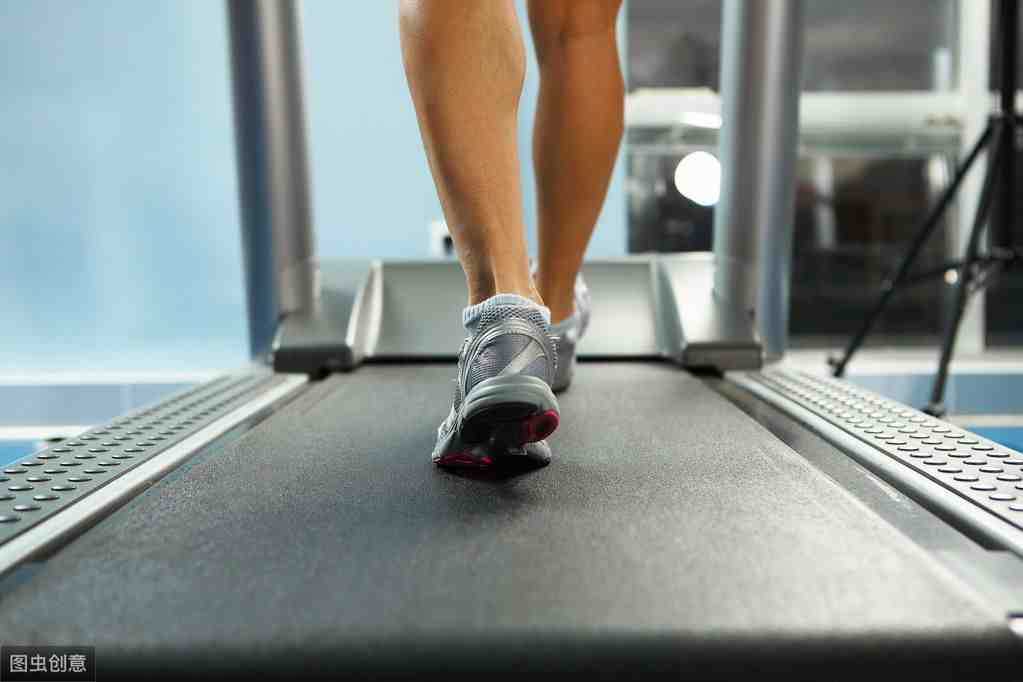 想利用跑步机减肥？这可大有讲究，牢记6个技巧让你事半功倍！