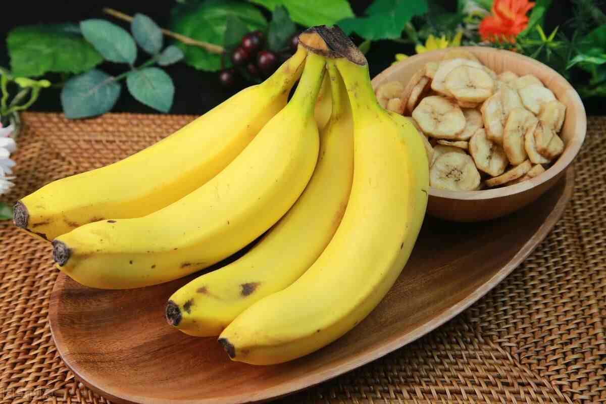 拔丝香蕉的家常做法：太美味了，酥脆香甜还拉丝，5斤都不够吃