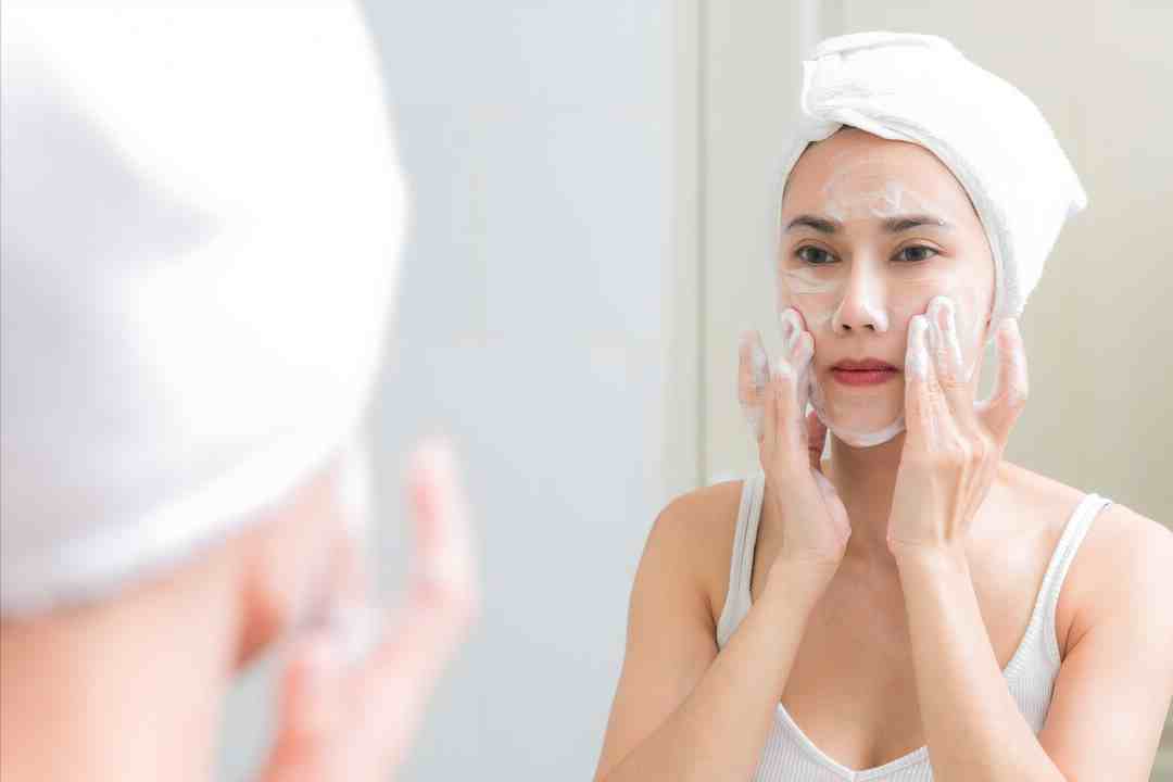 想要改善脸上皮肤不好的情况？你需要做好日常的皮肤清洁工作