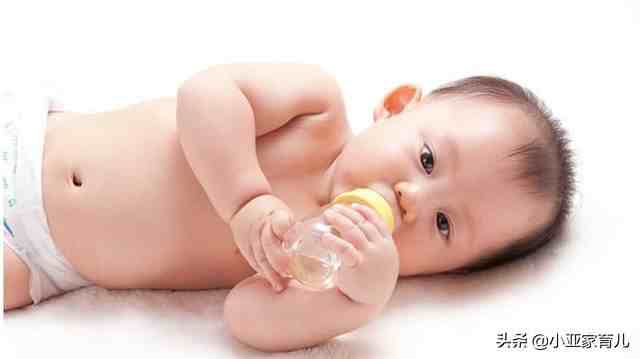 新生儿宝宝吐奶的原因是什么
