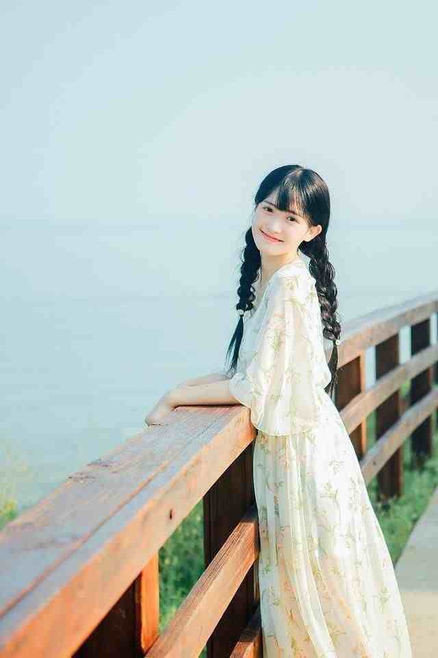 qq空间找女生=空间那个女的叫什么