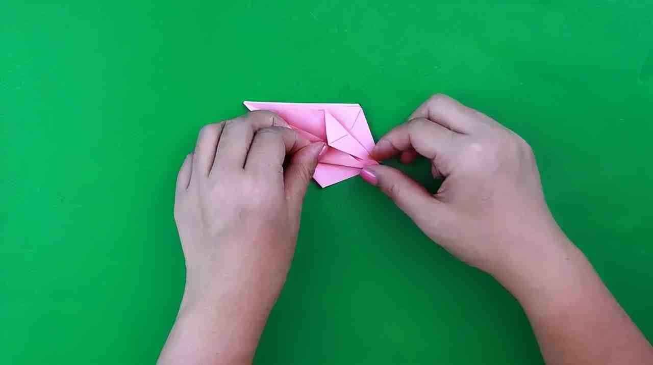 百合花折纸教程，做法简单小朋友也能学会