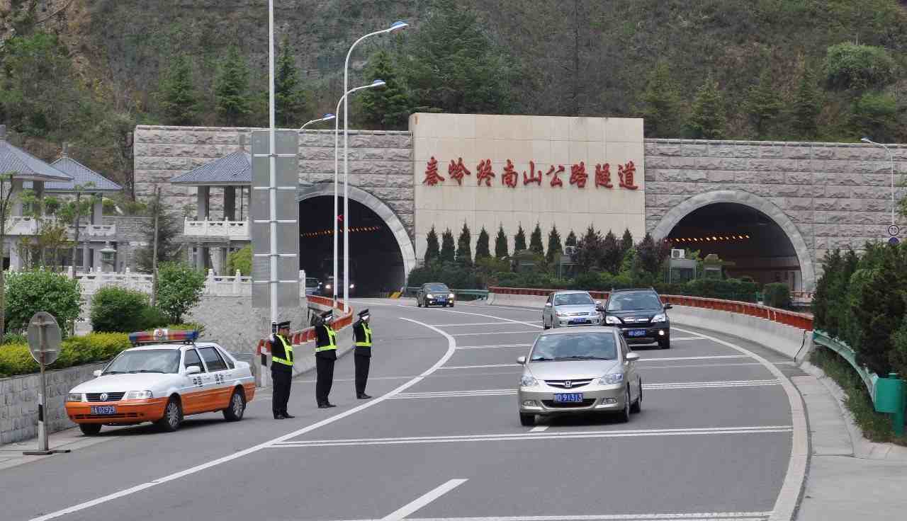 世界上最长最美的隧道 位于中国北方
