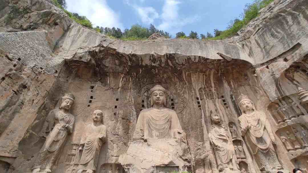 被列为世界文化遗产的“龙门石窟”建于哪个朝代？有什么作用呢？