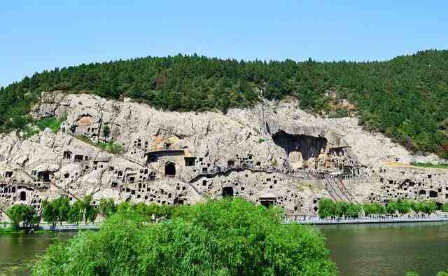 被列为世界文化遗产的“龙门石窟”建于哪个朝代？有什么作用呢？