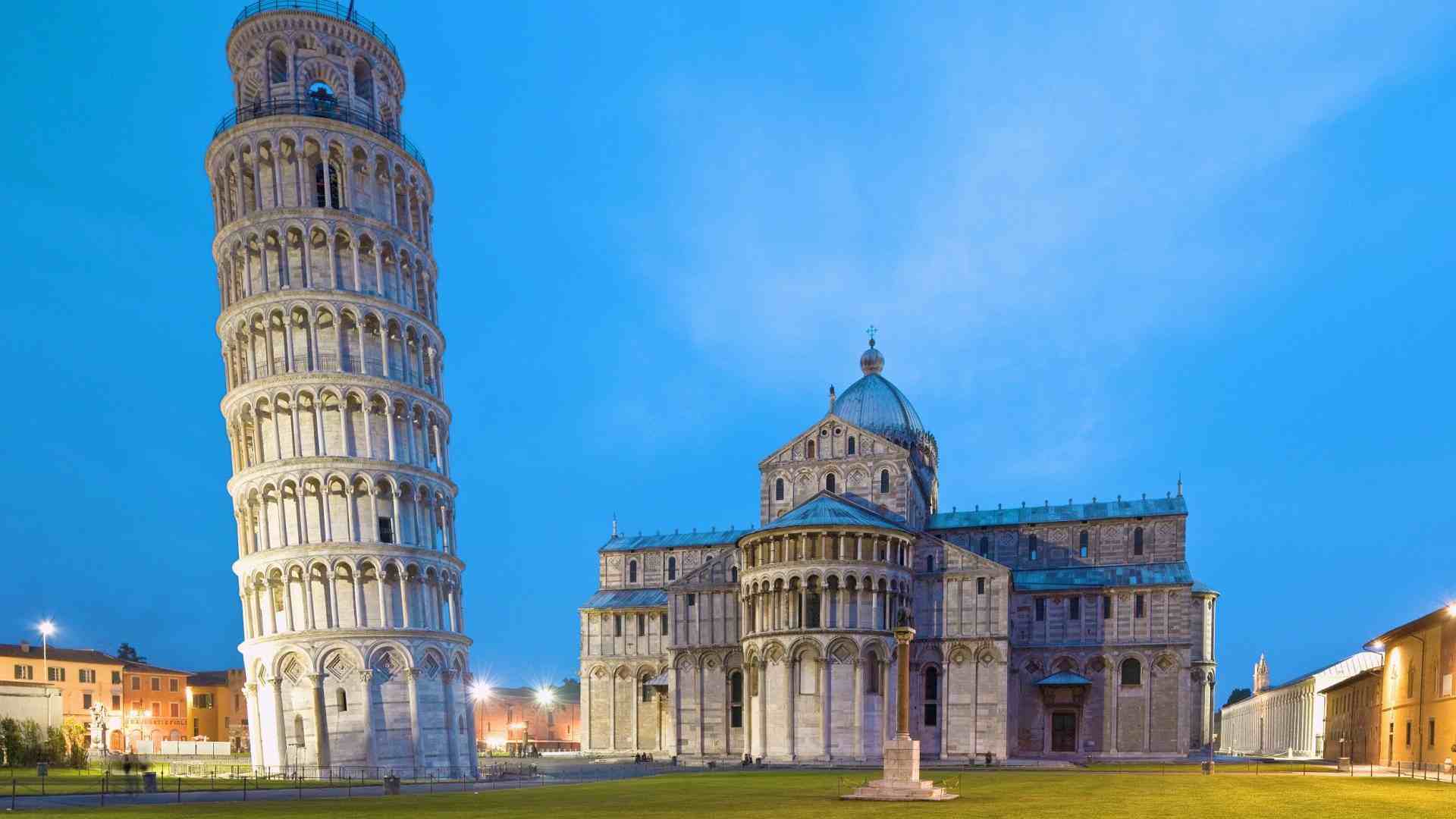 意大利的比萨斜塔，倾斜状态众人纷纭，背后的原因到底是什么？