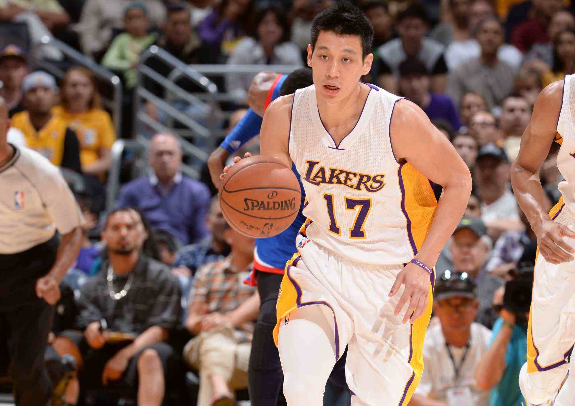 美籍华裔篮球运动员-林书豪