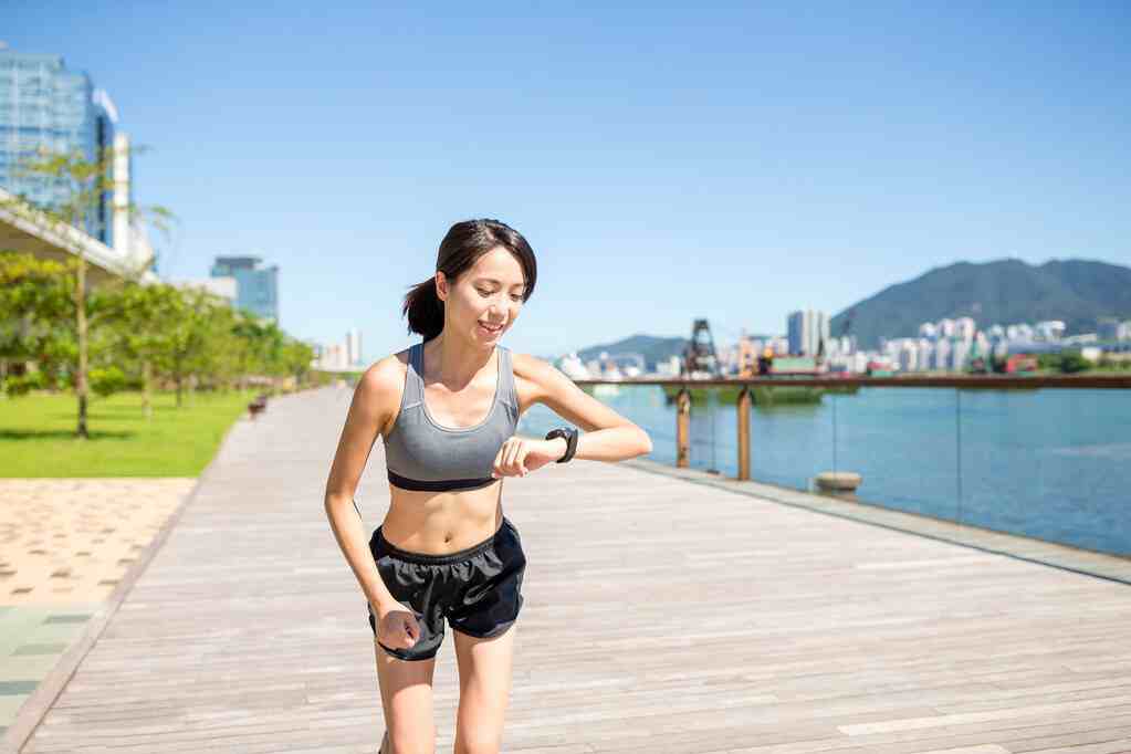 跑步为什么深受欢迎？能减肥、强身健体，每天坚持30分，好处多多