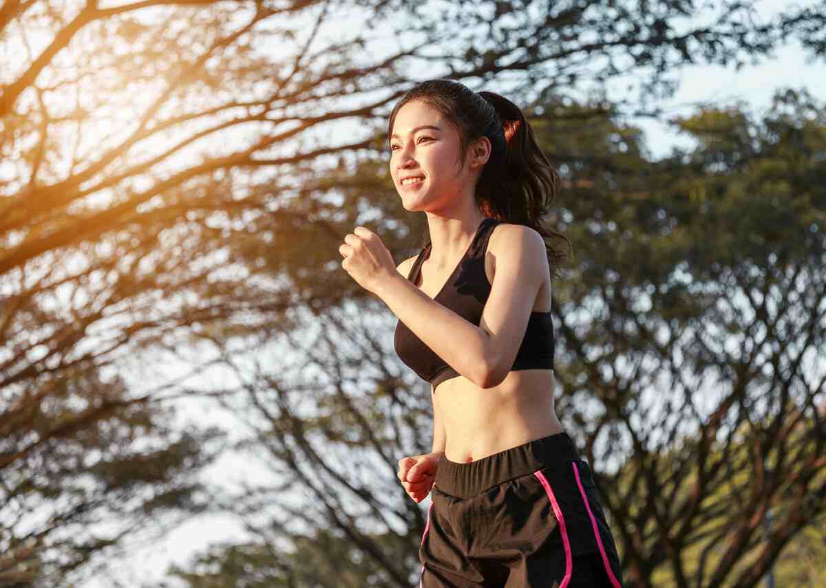 跑步为什么深受欢迎？能减肥、强身健体，每天坚持30分，好处多多