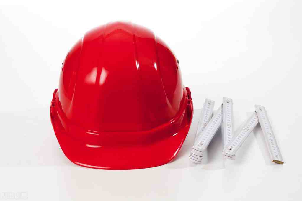 白色安全帽：工地上不同颜色安全帽有什么区别