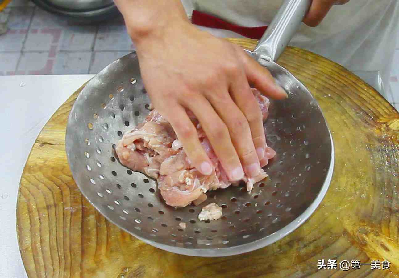 经典四川名菜锅巴肉片这样做，酥香中带着肉片的嫩滑，家人都爱吃
