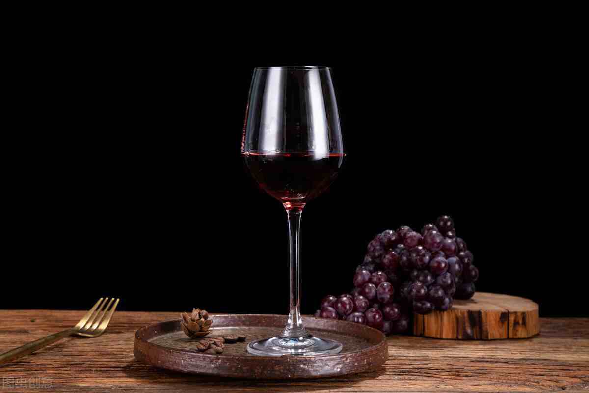干红和葡萄酒的区别|红酒和干红葡萄酒有什么区别？