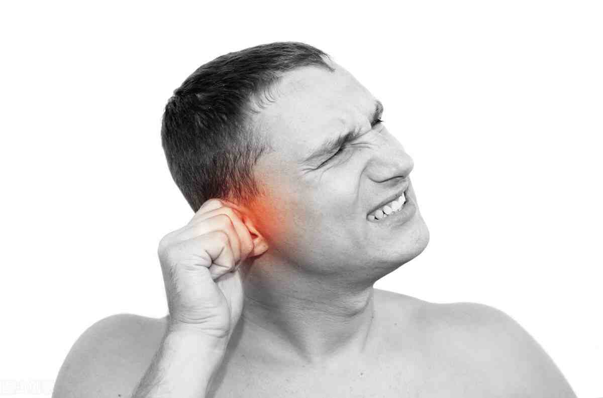 中耳炎怎么治疗？若不及时治疗可能会引起多种并发症