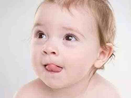 宝宝出现口角炎的原因有4个，宝妈别再这样给宝宝擦嘴了