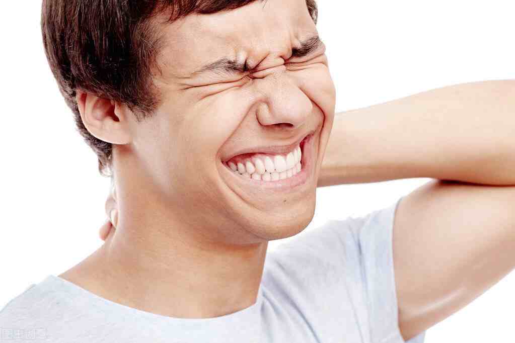 李国民：颈椎疼痛5个详细的治疗方法